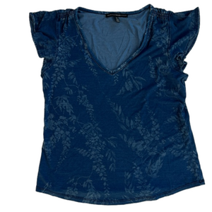 White House Black Market blue floral t-shirt, ruching on shoulders, size M EUC